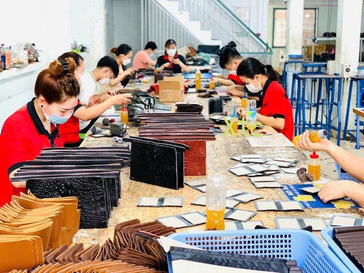 Nhận Làm Ví, Sổ, Túi Da Theo Bộ Nhận Diện Riêng